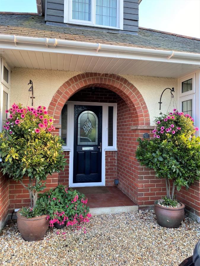 En-Suite Nook Near Forest & Sea, Super Value With Fridge, Microwave And Tv Lymington Exterior foto